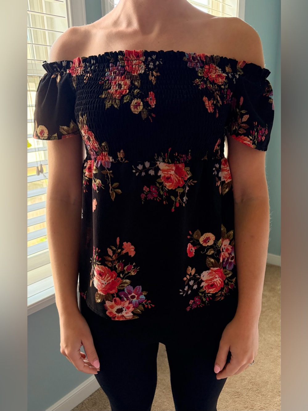 Monteau Los Angeles Black Smocked Floral Peasant Blouse Size M